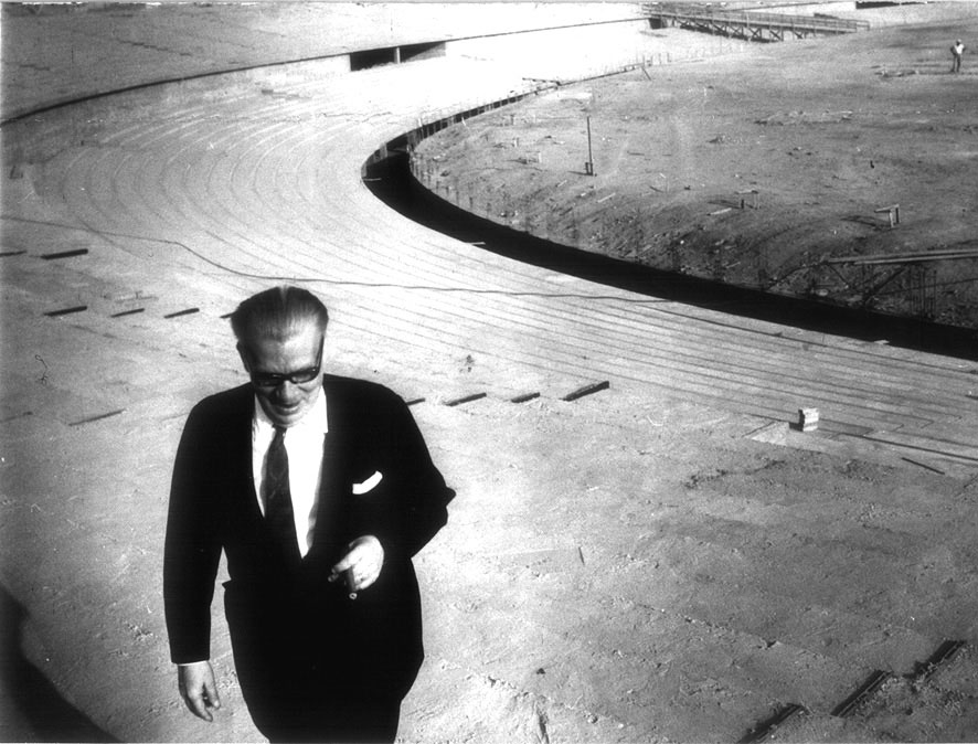 Mário Filho nas obras do Maracanã