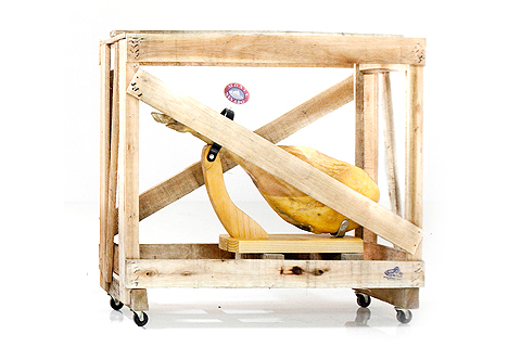 Matéria e Forma - Presunto engradado, de Nelson Leirner, 2009