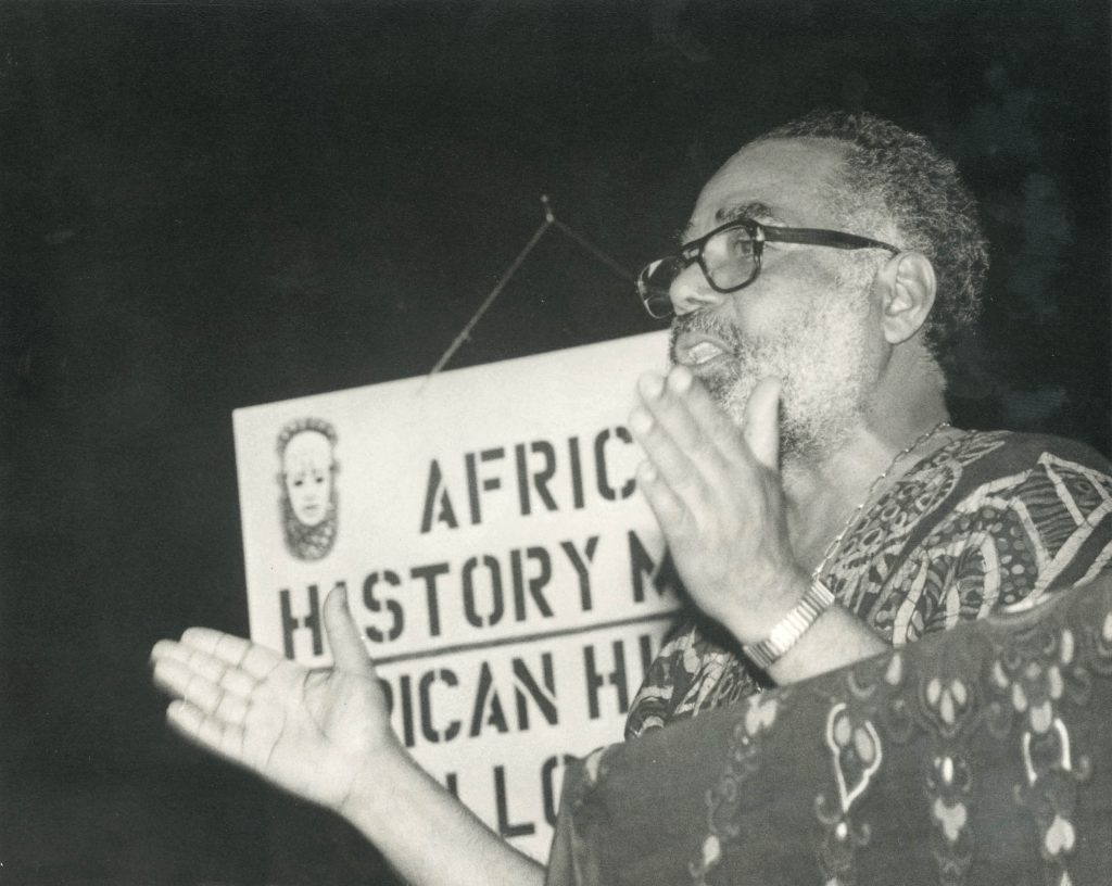 Abdias Nascimento em evento do Centro Cultural Afro-Americano de Buffalo, Nova York (Estados Unidos) em 1978