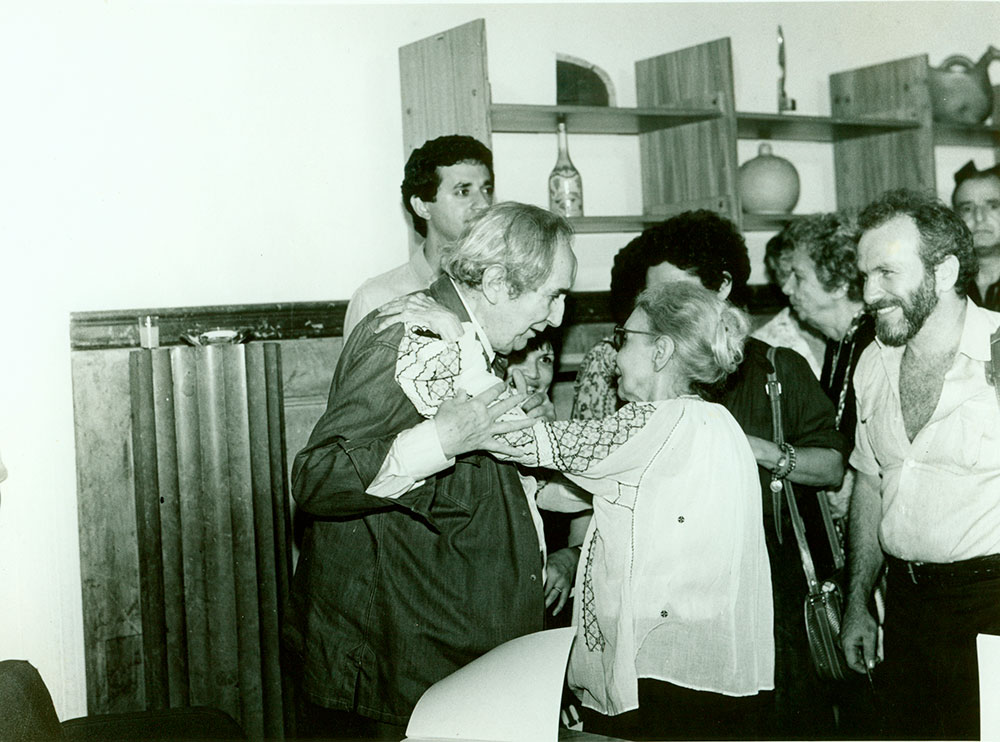 Nise da Silveira com Mário Pedrosa no lançamento do livro da Coleção Museus, na Sala Funarte, no Museu de Belas Artes do Rio de janeiro (1980)